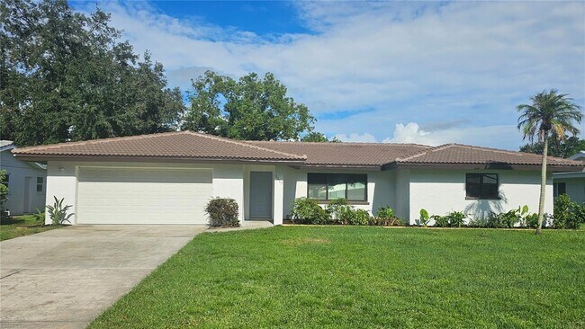 Building Photo - 3317 Pine Valley Dr