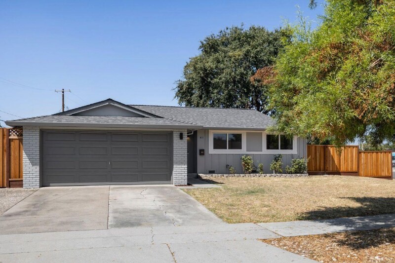 Building Photo - 480 Chinook Ln