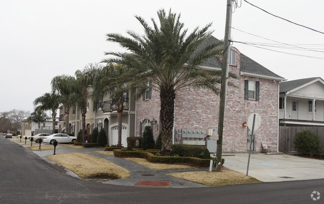 Building Photo - 1500 Live Oak St