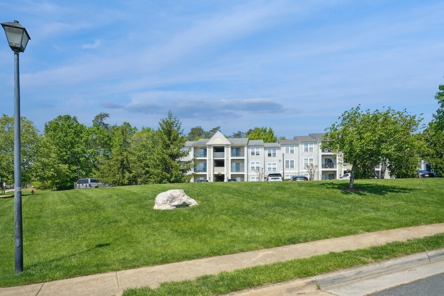 Building Photo - Glen Ridge Commons Apartments