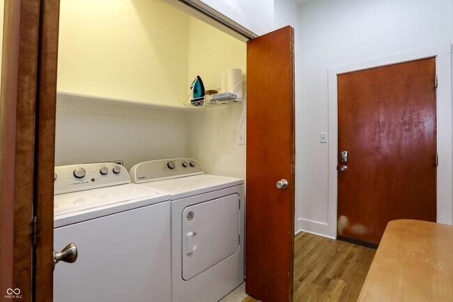 Building Photo - 233 E St Joseph St