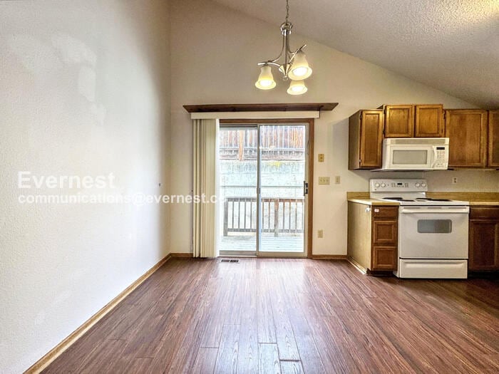 Building Photo - 7507 S Steele St