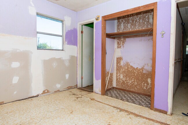 Building Photo - 407 Nugier Ave