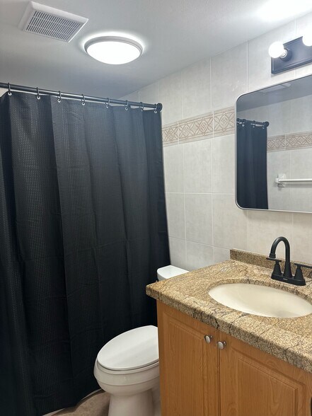 Full bathroom - 1210 Old Boynton Rd