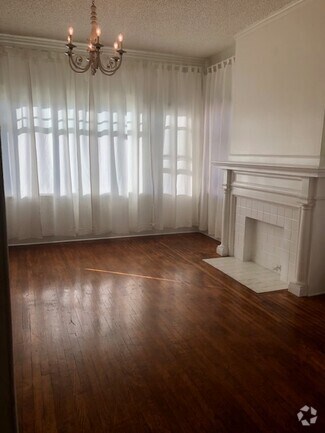Building Photo - 1832 1/2 N Van Ness Ave