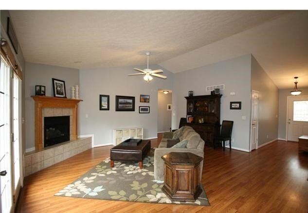 Building Photo - 4 bedroom, 3 bath Ranch Style Home