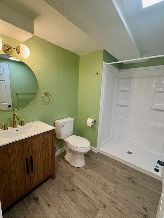 Building Photo - Charming 4-Bedroom Home in the Heart of Windsor Heights!