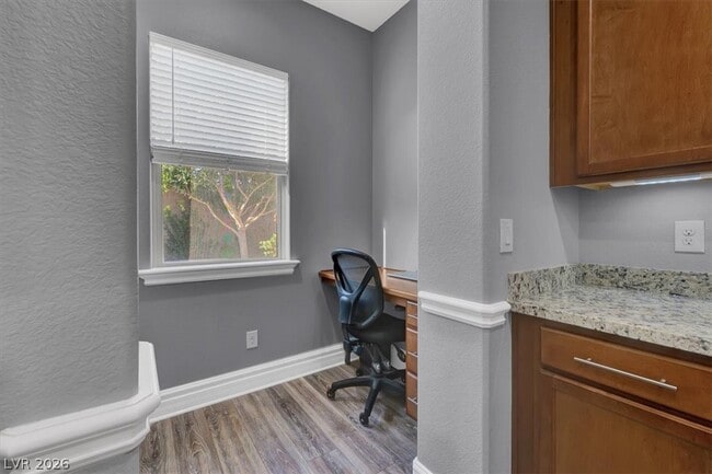 Building Photo - 9936 Wildhorse Cyn Ave