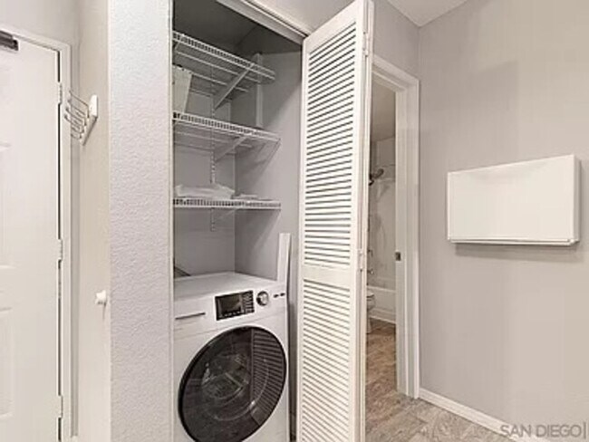 Building Photo - 3440 Lebon Dr