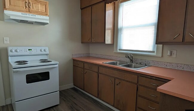 Building Photo - 2622 Avenue B