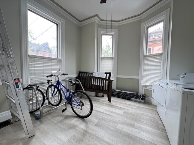 Building Photo - 59 Trumbull St