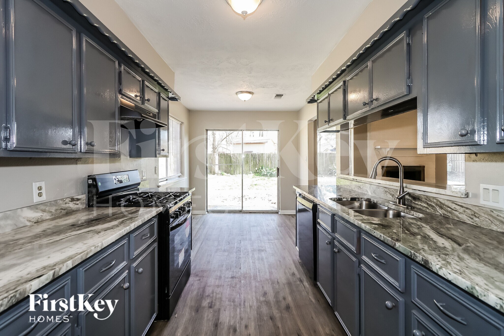 Building Photo - 2606 N Spring Dr