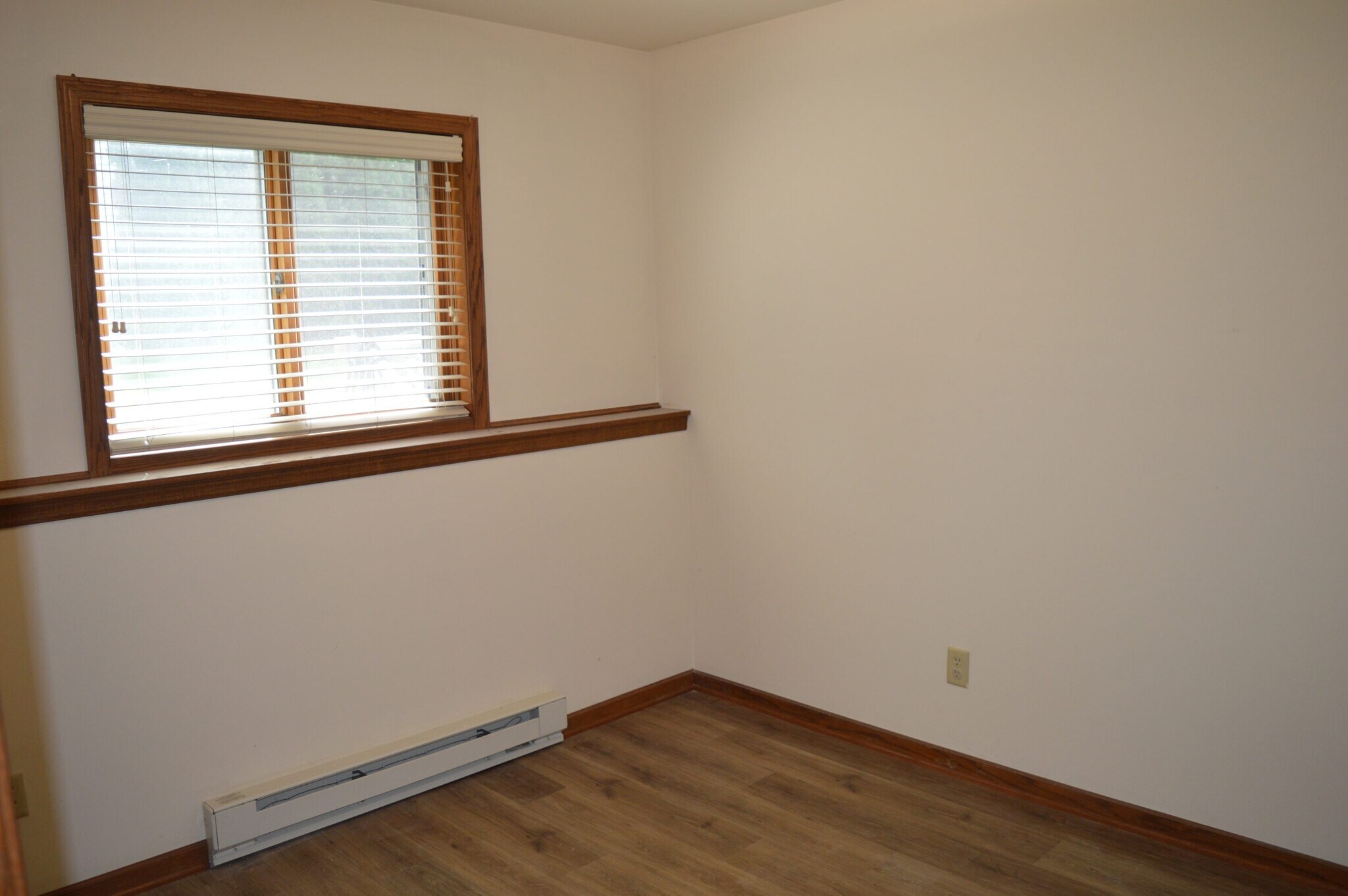 Building Photo - 548 Seminole Way