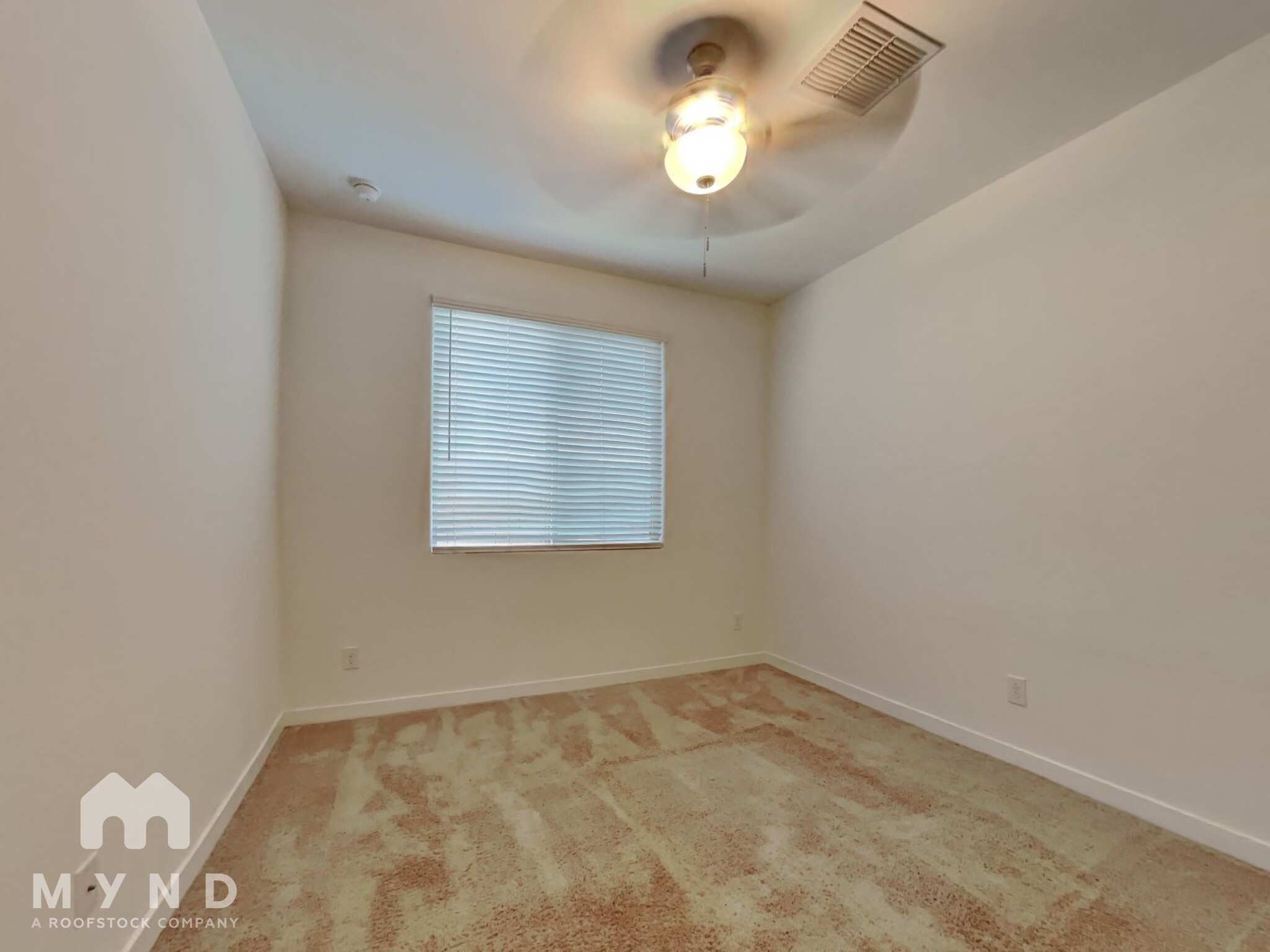 Building Photo - 17027 W Echo Ln