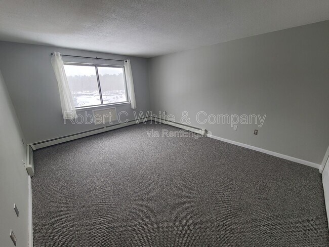 Building Photo - 12 Stony Brook Dr