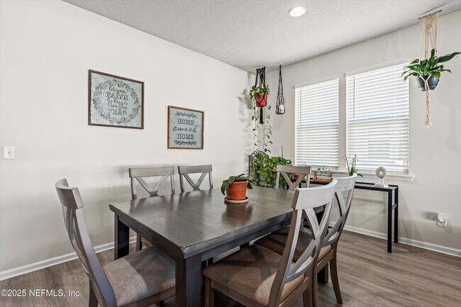 Building Photo - 1861 Amberly Dr