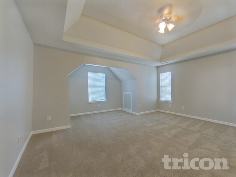 Building Photo - 6985 Borowood Ln