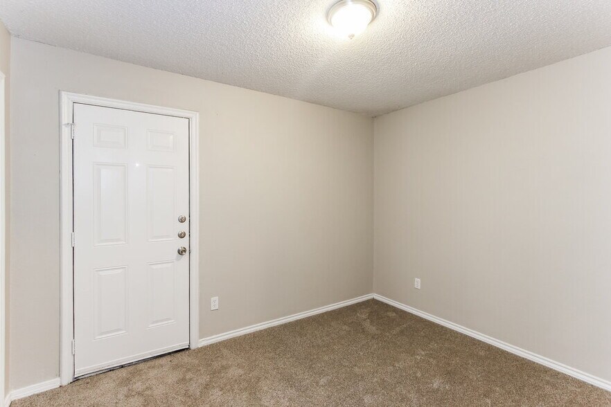 Building Photo - 1503 Waxwing Ct