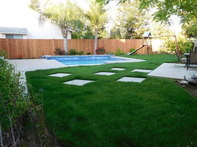 Building Photo - 1877 E Turnberry Ave