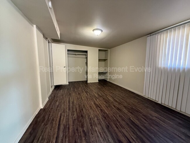 Building Photo - 4717 N 82nd Ave