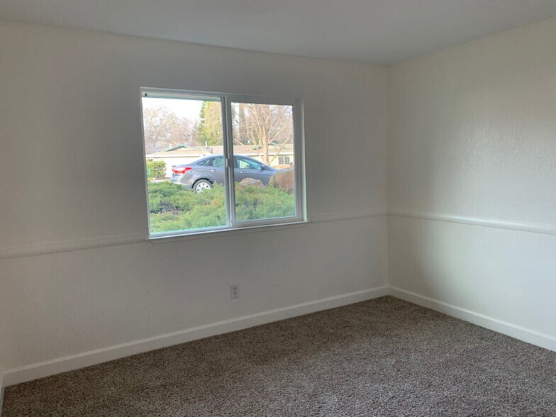 Building Photo - 3298 Kato Ct