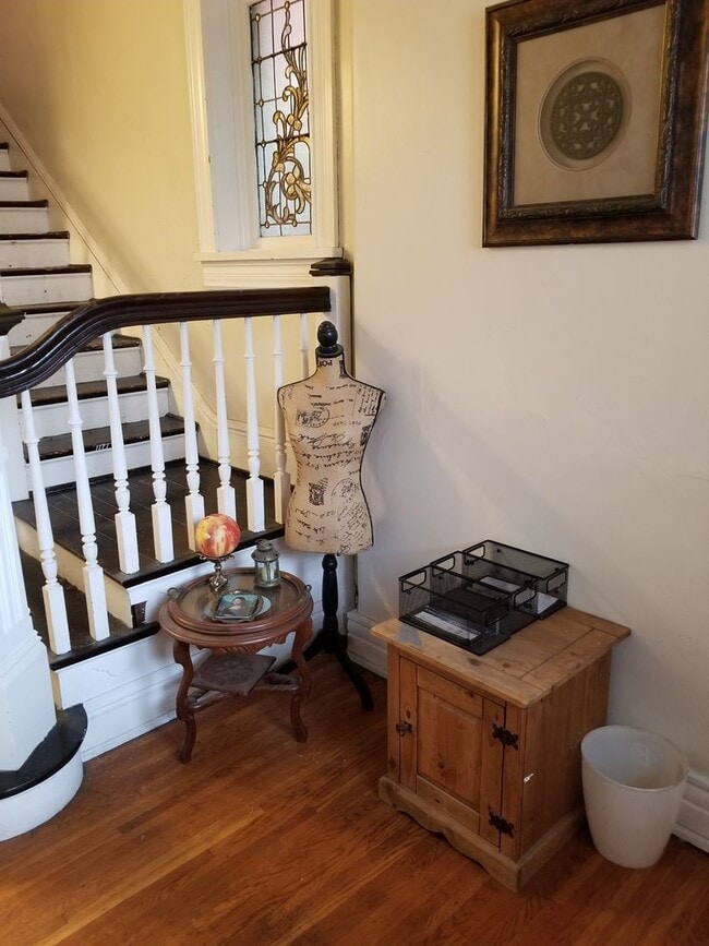 Building Photo - 1238 Garvin Pl