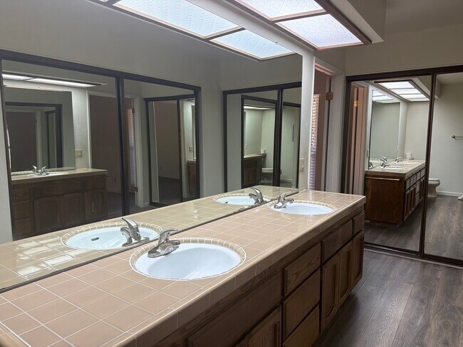 Building Photo - 8016 Sawgrass Cir