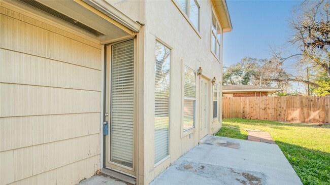 Building Photo - 5902 Hornwood Dr