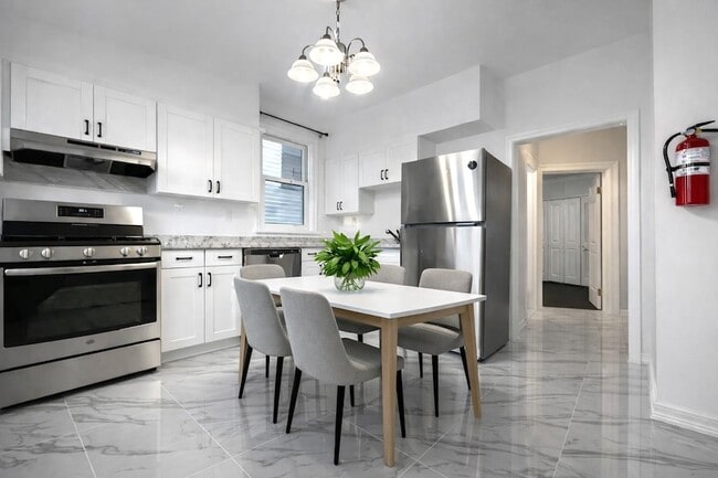 Building Photo - 304 Fulton Ave