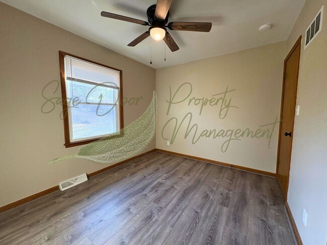 Building Photo - 1016-1018 SW Kingscross Rd