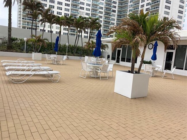 Building Photo - 4010 Galt Ocean Dr