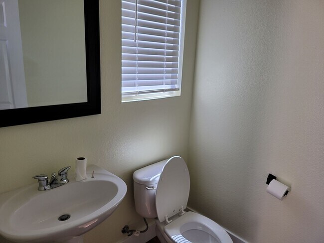 Building Photo - Beautiful SW home Annual Ridge