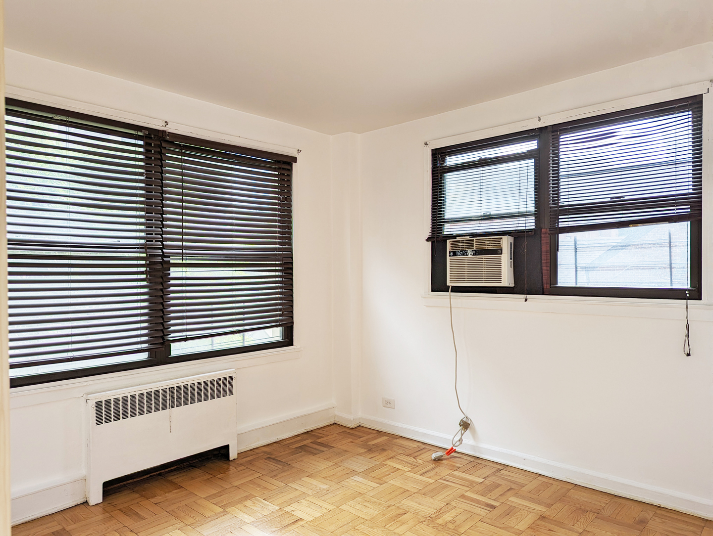 Small bedroom - 9822 63rd Dr