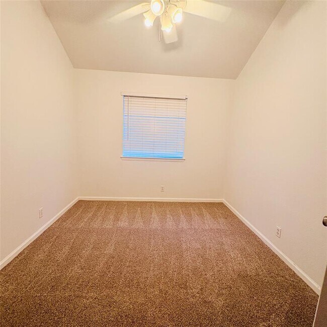 Building Photo - 1109 Briargate Dr