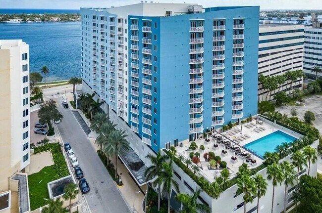 Building Photo - 1551 N Flagler Dr