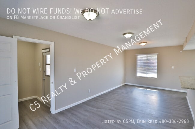 Building Photo - 732 E Hampton Ave