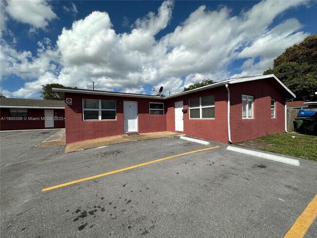 Primary Photo - 623 NW 9th Ave