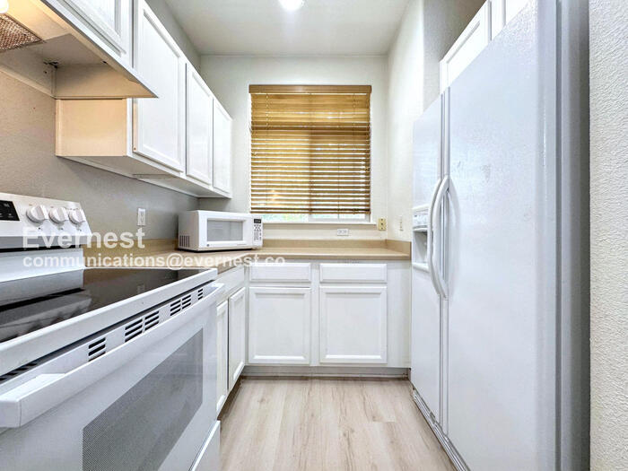 Building Photo - 9776 E Carolina Pl