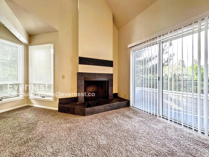 Building Photo - 777 Poplar Ave