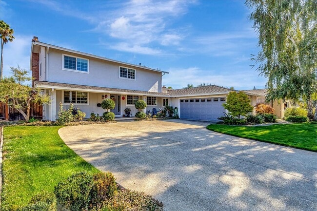 Building Photo - Executive Oasis l Huge Lot with Lush Green...