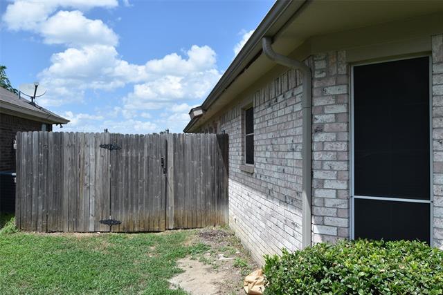 Building Photo - 10220 Maria Dr