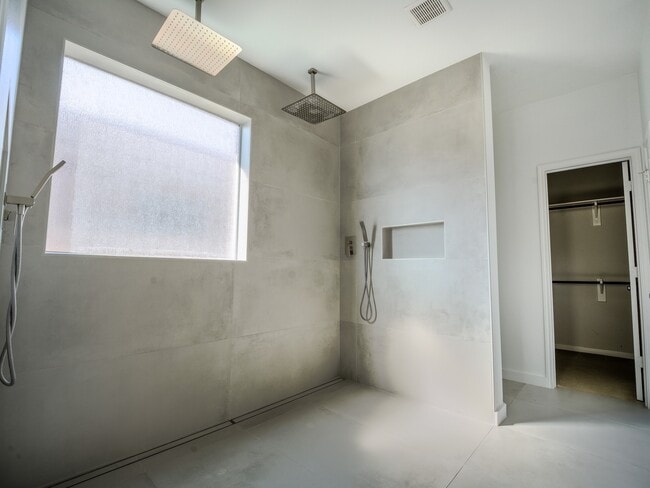 Building Photo - 24531 Via Salerno Ct