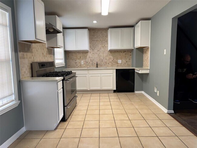 Building Photo - 3811 Florinda St