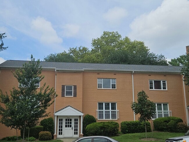 Building Photo - 2916 Peyton Randolph Dr
