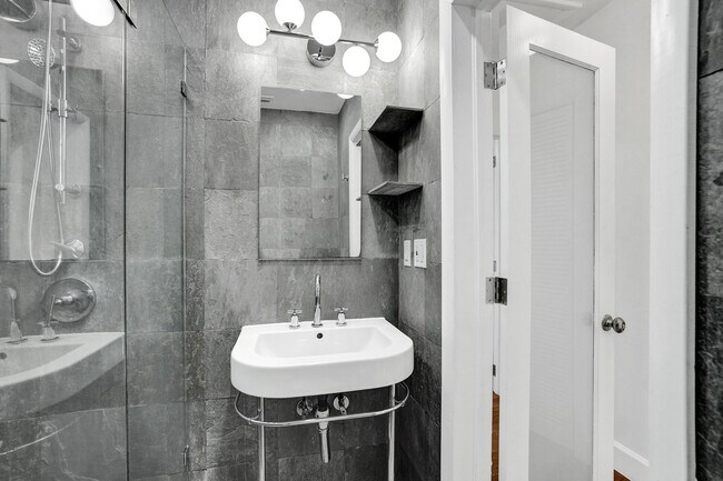 Building Photo - 20 NW 101st St