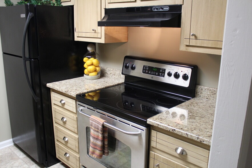 Cont. Kitchen. - 3730 Old Flowery Branch Road