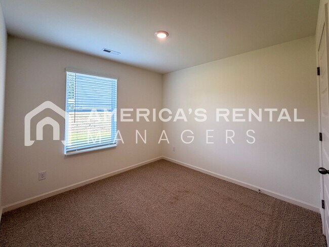 Building Photo - 305 Pne Rdg Dr