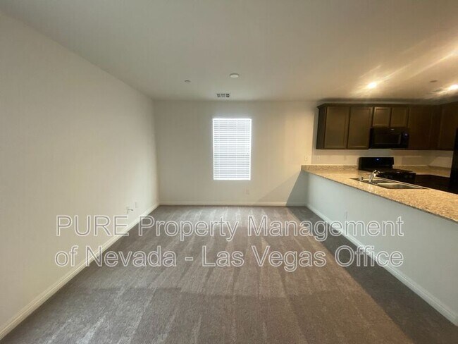 Building Photo - 4645 Pencester St