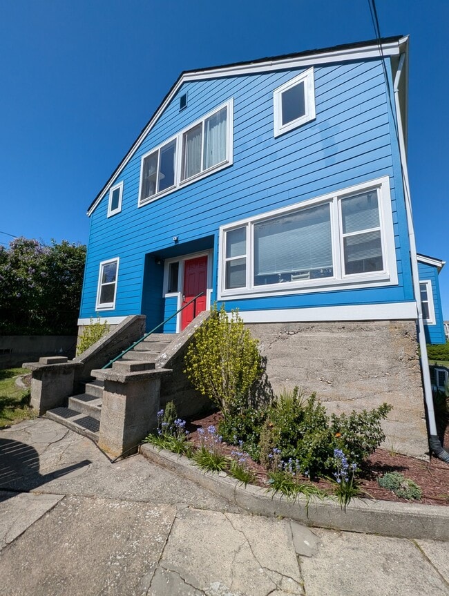 Building Photo - 1208 10th St