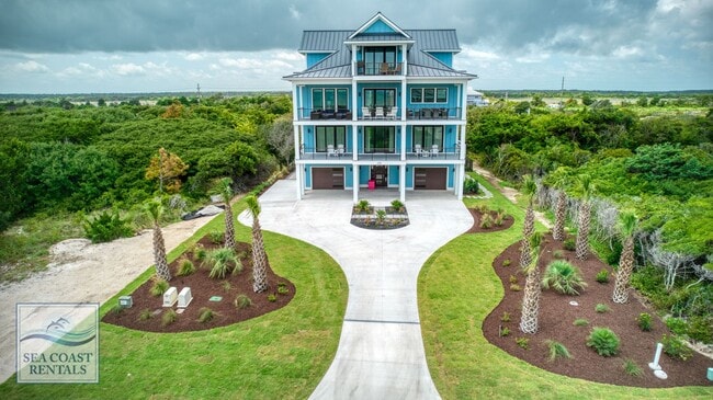 Building Photo - OFF-SEASON MONTHLY RENTAL - IT'S A BIG DILL!!